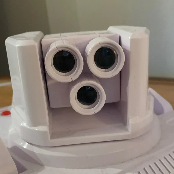 Projex Projecting Interactive Gaming Console - Picture 5 of 6